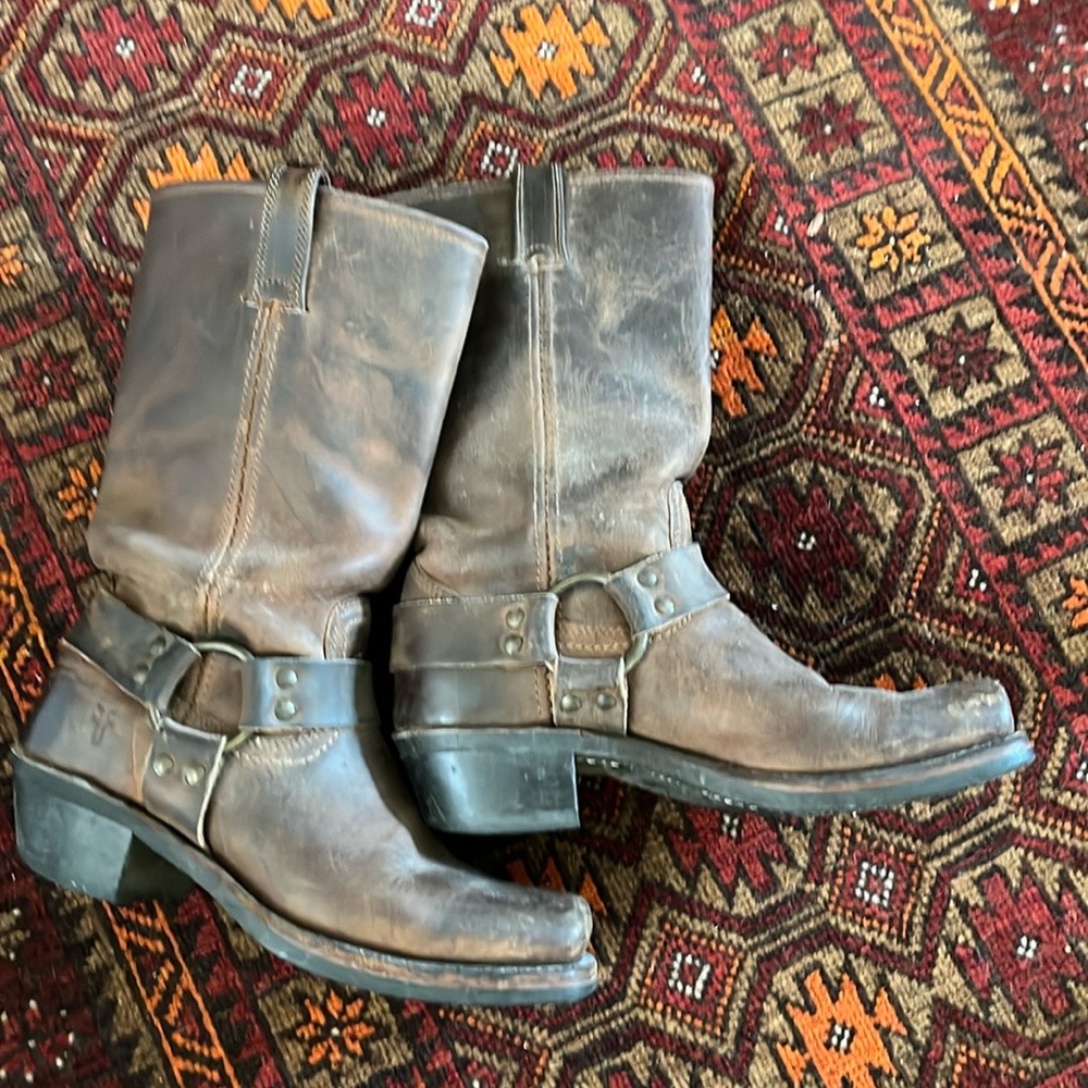 Frye EUC 12R boots